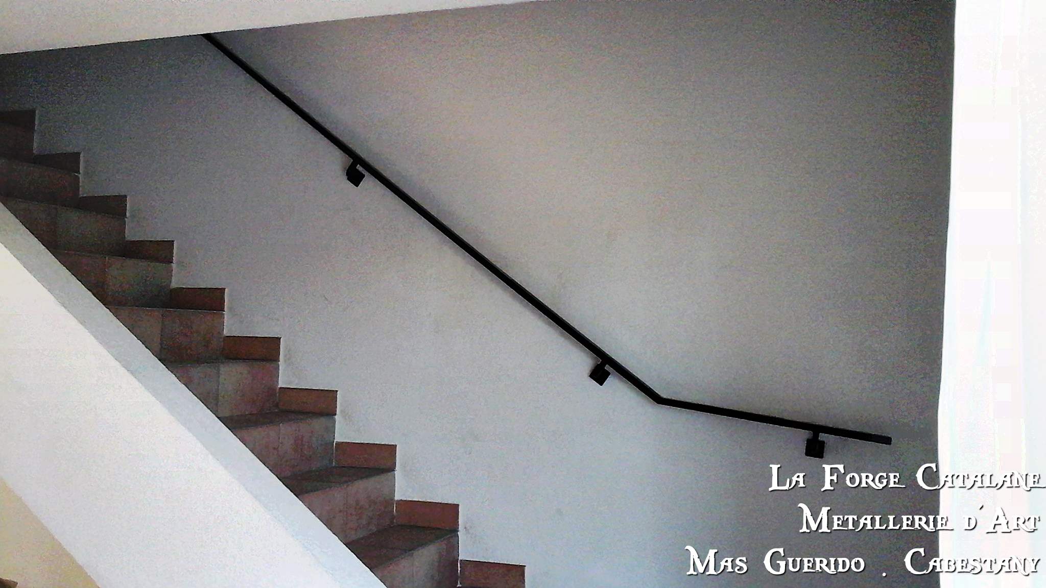 main courante moderne fer et cavalier decoupe laser fer forge catalane (6).jpg